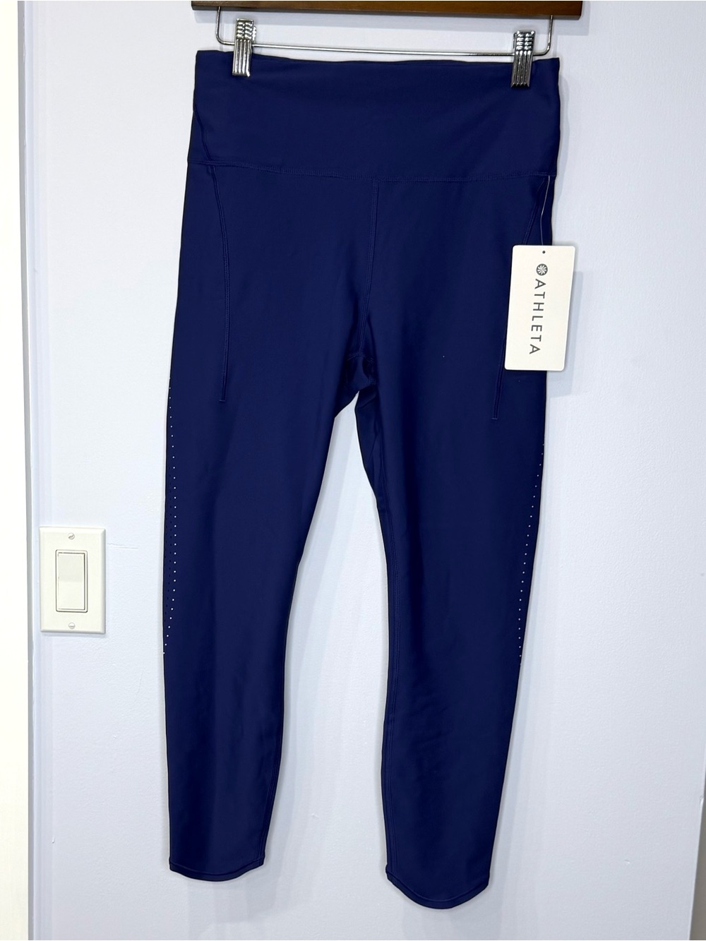 Athleta Pacesetter Lasercut 7/8 Blue Leggings, size M. NEW!